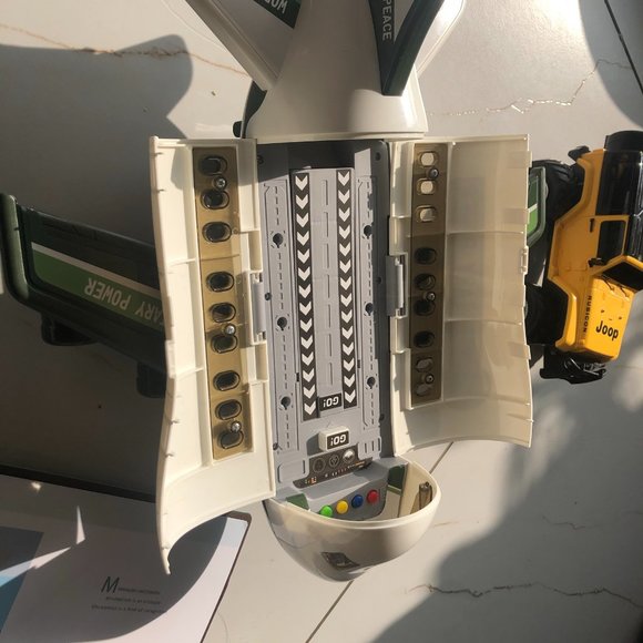 Toy plane - Picture 3 of 3